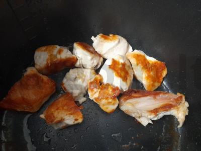 Vištienos krūtinėlė, kepta su pomidorais lėtoje viryklėje Žingsnis 3