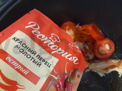 Vištienos krūtinėlė, kepta su pomidorais lėtoje viryklėje Žingsnis 6