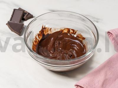 Naudingos riešutų saldainiai su juodaisiais serbentais Žingsnis 4