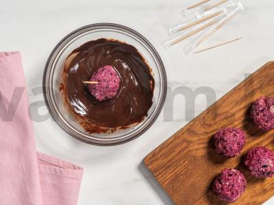 Naudingos riešutų saldainiai su juodaisiais serbentais Žingsnis 5