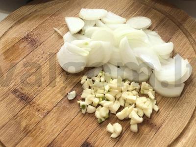 Makaronai su vištiena pomidorų padaže Žingsnis 2