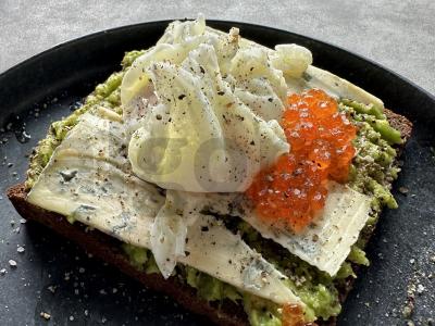 Avokado tostai pagrindine nuotrauka