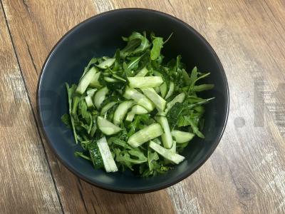 Dietinis salotas su rukola ir kiviu Žingsnis 2