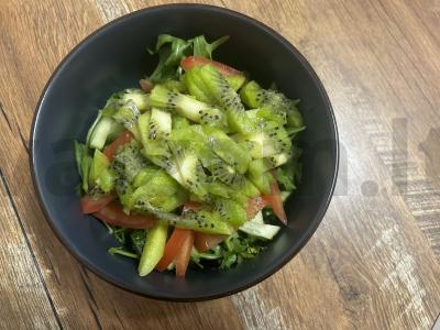 Dietinis salotas su rukola ir kiviu Žingsnis 3