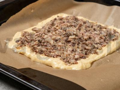 Pyragas su bulvėmis ir žuvų konservais Žingsnis 4