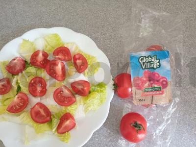 Daržovių salotas su vištienos krūtinėle, sūriu ir riešutų padažu Žingsnis 2