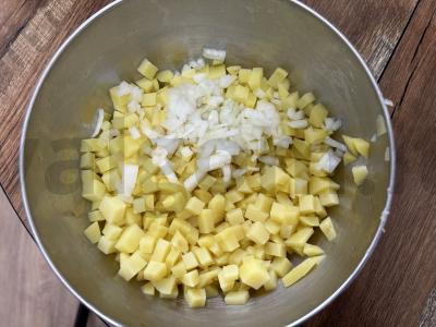 Kampinės bandelės su mielių tešla, bulvėmis ir faršu Žingsnis 4