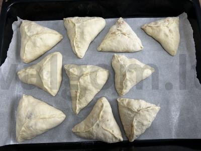 Kampinės bandelės su mielių tešla, bulvėmis ir faršu Žingsnis 13