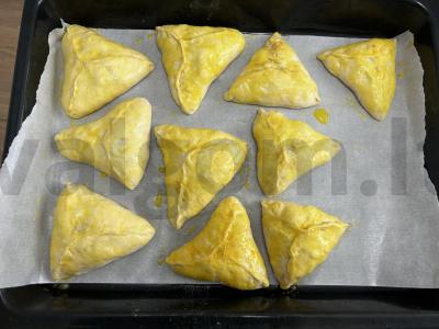 Kampinės bandelės su mielių tešla, bulvėmis ir faršu Žingsnis 14