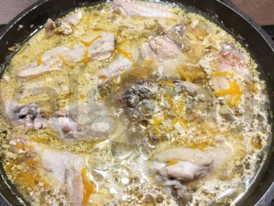 Vištiena majonezo padaže pagrindine nuotrauka