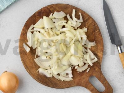 Baltojo svogūno džemas Žingsnis 1