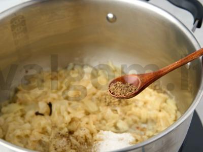 Baltojo svogūno džemas Žingsnis 3