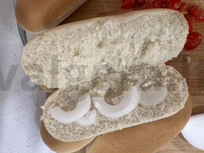 Karštas šuo su dešrele ir daržovėmis Žingsnis 5