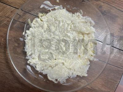 Klasikinis salotas „Silkė po kailiu“ iš silkės aliejuje Žingsnis 1