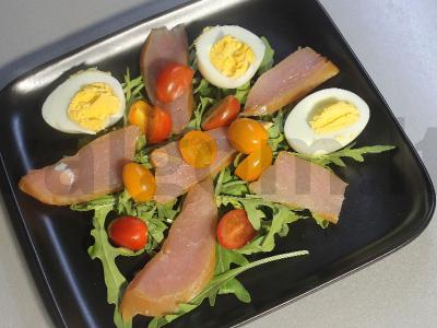 Užkandis su vištienos karpaču, žolelėmis ir vyšniniais pomidorais Žingsnis 8