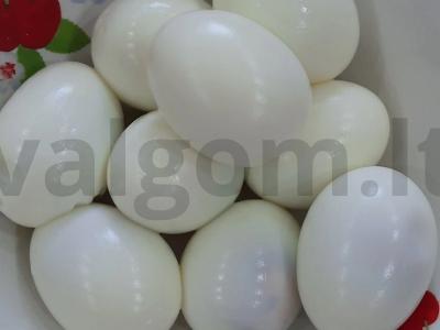 Olivje su virta dešra ir marinuotais agurkais Žingsnis 1