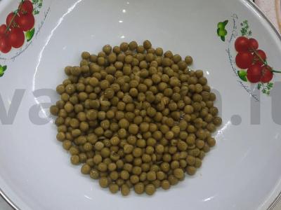 Olivje su virta dešra ir marinuotais agurkais Žingsnis 3