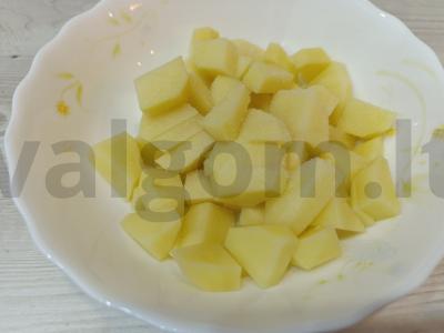 Bulvės su kiauliena puode Žingsnis 2