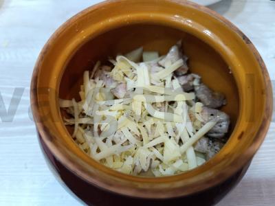 Bulvės su kiauliena puode Žingsnis 4