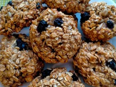 Naudingas avižinis sausainis be miltų ir kiaušinių pagrindine nuotrauka