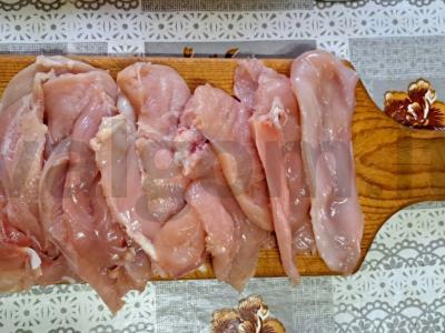 Vištienos krūtinėlė po sūrio apsiaustu Žingsnis 1