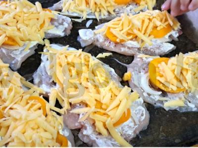 Vištienos krūtinėlė po sūrio apsiaustu Žingsnis 6