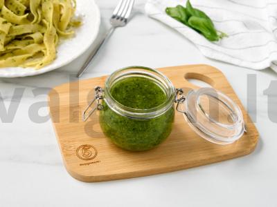 Pesto su parmezanu ir pušų riešutais pagrindine nuotrauka
