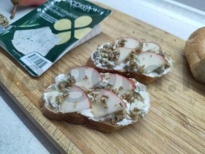 Sumuštiniai su kriaušėmis, sūriu ir dorblu Žingsnis 3