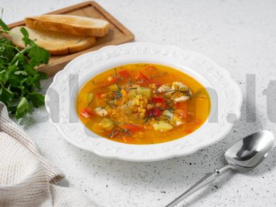 Raudonos lęšiai su vištiena pagrindine nuotrauka