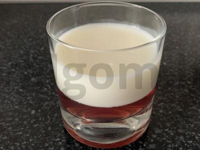 Dviejų sluoksnių želė su vyšnių sultimis ir pienu Žingsnis 6