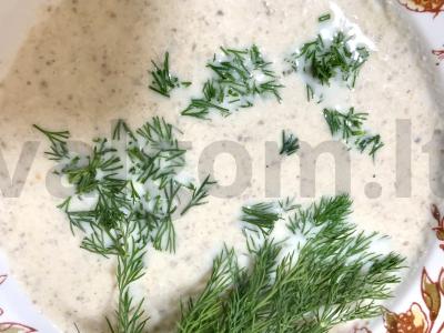 Grybų sriuba-pyragas su grietinėlėmis pagrindine nuotrauka