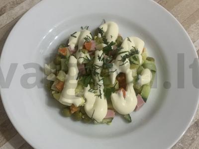 Žieminis salotas su šviežiu agurku Žingsnis 2