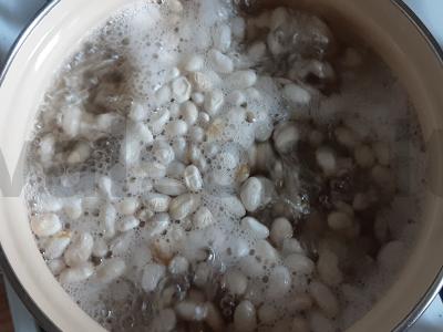 Vegetariškas pupelių sriuba su grybais Žingsnis 1