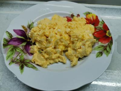 Scramble su grūdiniu varškės pagrindine nuotrauka