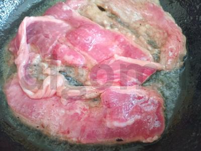 Kiaušiniai su jautienos bekonu Žingsnis 1