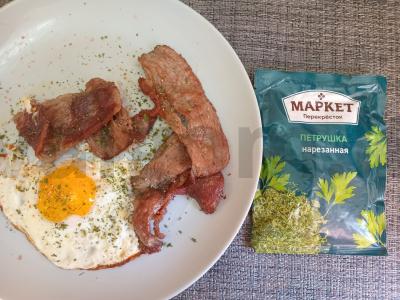 Kiaušiniai su jautienos bekonu Žingsnis 7