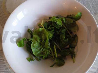 Graikiškas salotas su rukola Žingsnis 1