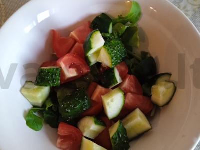 Graikiškas salotas su rukola Žingsnis 3