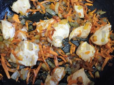 Bulguro plovas su vištienos krūtinėle Žingsnis 4