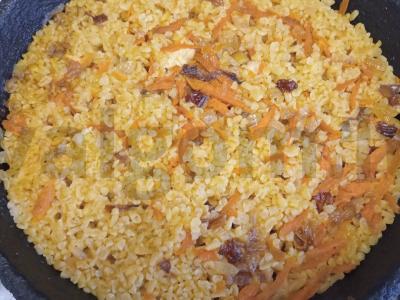 Bulguro plovas su vištienos krūtinėle Žingsnis 9