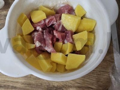 Mantai su mėsa, bulvėmis ir žolelėmis Žingsnis 2