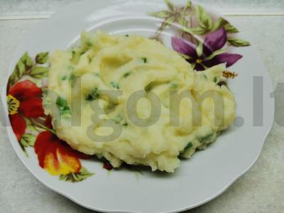 Bulvių košė su žaliu svogūnu per 25 minutes pagrindine nuotrauka