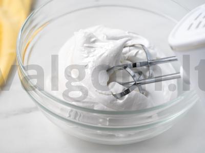 Tortas su braškių musu Žingsnis 5