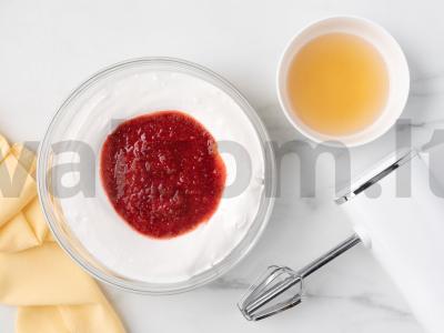 Tortas su braškių musu Žingsnis 6