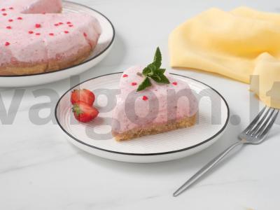 Tortas su braškių musu pagrindine nuotrauka