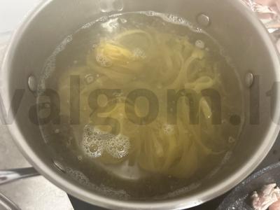 Tagliatelle makaronai su kalakutiena ir daržovėmis Žingsnis 4