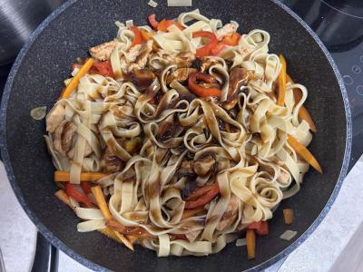 Tagliatelle makaronai su kalakutiena ir daržovėmis Žingsnis 6