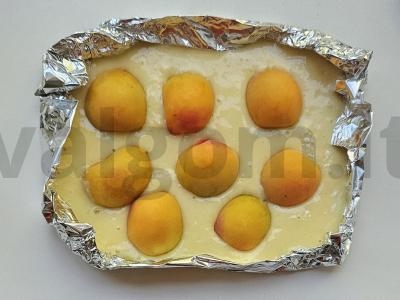 Abrikosų šarlotė per 50 minučių Žingsnis 4