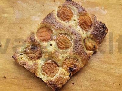 Abrikosų šarlotė per 50 minučių pagrindine nuotrauka