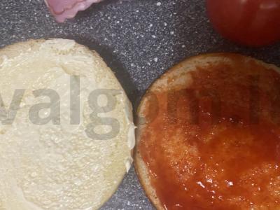 Karštas burgeris su vištienos šlaunelių filė Žingsnis 1